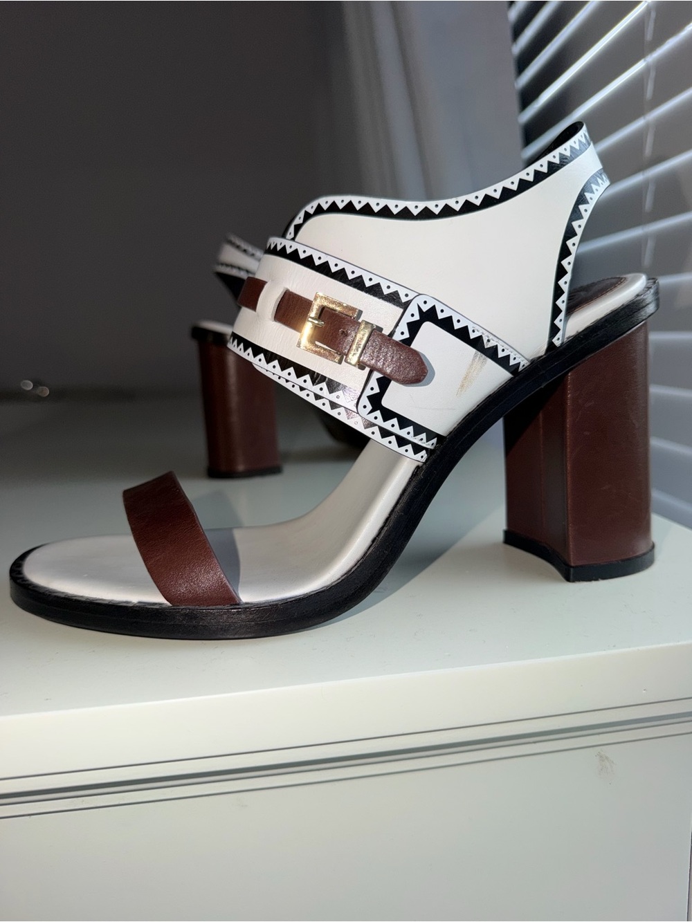 Tory Burch White and Brown Leather Buckle Sandals - Picture 3 of 9